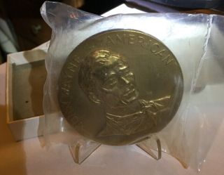 John Wayne Commemorative Bronze Coin With Stand And Box 3 "