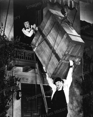 8x10 Print Laurel And Hardy The Music Box 1932 Tmb