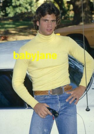 024 Lorenzo Lamas Sexy In Tigh Jeans Color Photo