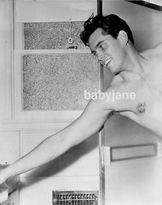 055 Jeffrey Hunter Barechested Coming Out Of The Shower Beefcake Photo