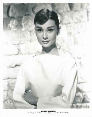 Audrey Hepburn 1953 Roman Holiday Paramount Studio Portrait Photo