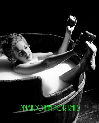 Linda Darnell 8x10 Lab Photo 1940s Youthful Sexy Bubble Bath Babe Portrait