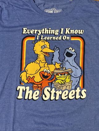 Sesame Street - Everything I Know I Learned On The Streets T - Shirt (Size L) - A32 2