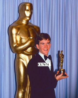 Timothy Hutton Holds His Oscar At The 53rd Annual Academy Awards Photo