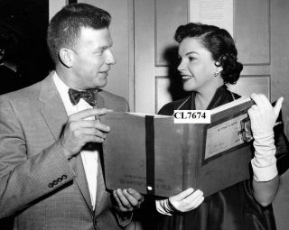 Judy Garland With Bill Diehl On The Movie Set Of 