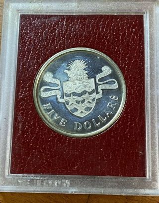 1974 Cayman Islands $5 Five Dollars Silver Coin Elizabeth Ii Arms