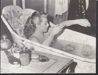 Lana Turner In Hot Tub From The Merry Widow 1952 Movie Photo 32685