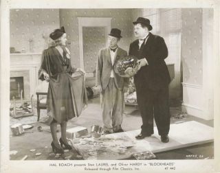 " Block Heads " - Photo - Stan Laurel - Oliver Hardy - R - 47 26