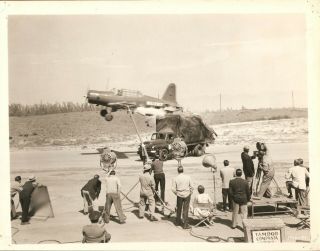 1643 Filming Crew Taking A Movie Plane Scene 1940’s?… 8x10 Still Photo