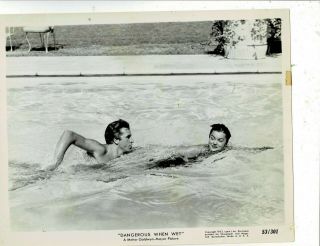8x10 B & W Photo Of - Scene - Esther Williams & Fernando Lamas - In Pool -