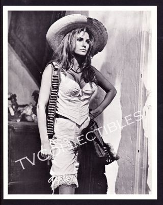 8x10 Photo Actress Raquel Welch 100 Rifles Pose Litho