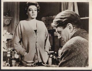Laurence Olivier And Simone Signoret In Term Of Trial 1962 Movie Photo 31232