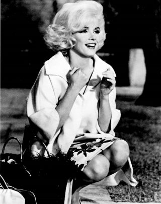 Marilyn Monroe - 8 X 10 - Black & White Glossy Promo Photo - Freelance 131