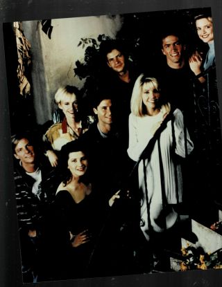 8 X10 Color Photo Of - Heather Locklear And Tv Series Cast