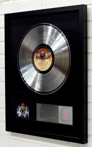 Authentic KISS Love Gun RIAA PLATINUM RECORD AWARD Gene Simmons / Paul Stanley 3