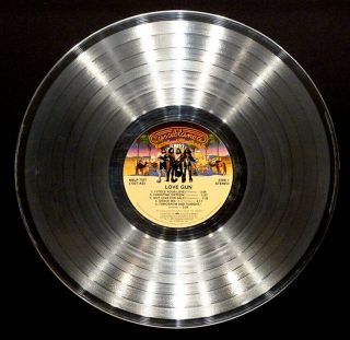 Authentic KISS Love Gun RIAA PLATINUM RECORD AWARD Gene Simmons / Paul Stanley 4