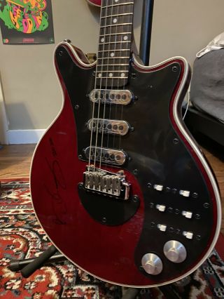 Brian May Of Queen Autographed Bmg Red Special Guitar