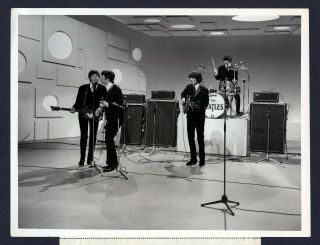 Beatles Cbs Press Photo - 122 - On Stage Premier Ed Sullivan Show - 1965 - Bnza