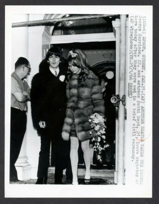 Last 50 Photos - Beatles Press 409 - George/pattie Boyd Get Married - Wed Day - 66 - Jpgr
