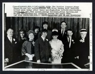 Beatles Press Photo 241 - Ringo Maureen Wedding - Brian Epstein,  Others - 1965 - Btxa