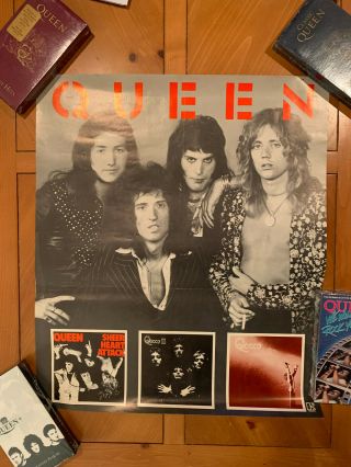 Queen - 1975 Usa Promo Poster - Band Shot With 3 Lp Pictures - Folded - Elektra