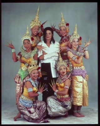 Michael Jackson Posing Girls In Exotic Costume Vintage Color 5x4 Inter - Negative