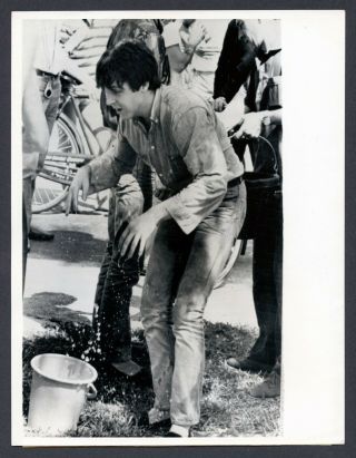 Beatles Press Photo - 150 - Paul Mccartney Soaking Wet - Help - 1965 - Bnza