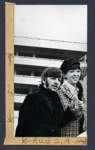 Last 50 Photos - Beatles Press 437 - Ringo Starr & Maureen - 1967 - Jpgr