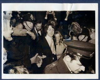 Beatles Press Photo 170 - Paul/linda Mccartney Wedding Day - Police Escort - 69 - Btxa