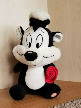 Hallmark Looney Tunes Pepe Le Pew Valentines Day Singing Skunk Plush Roses