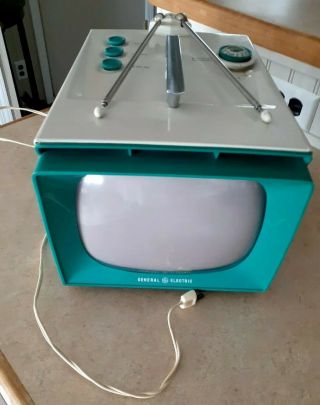1957 General Electric Television Rare Vintage 9t002 Teal Or Turquoise Wow.