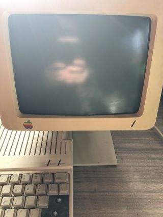 Vintage APPLE IIc Computer with Monitor & Stand Floppy 5