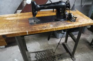 Indusrial Singer Sewing Machine Vintage (pick Up Only)