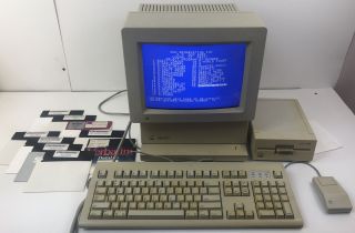 Vintage Apple Iigs Computer Color Rgb Monitor Keyboard Bus Mouse W/games