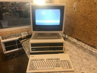 Vintage At&t Pc 6300 Plus Desktop Computer W/ Keyboard Euc /