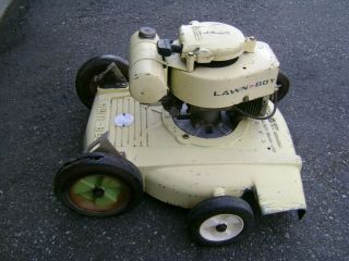 Vintage Old Butter Cup Lawn Boy Mower Model 3052 Brick Top 2 Cycle No Handle