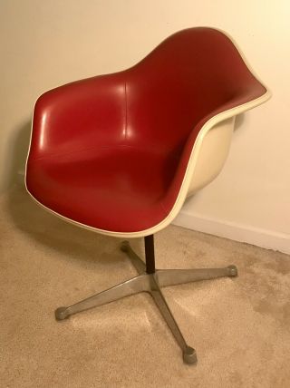 Vintage Red Naugahyde Mcm Herman Miller Eames Fiberglass Shell Chair