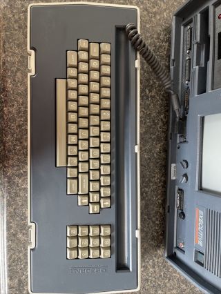 Vintage OSBORNE EXECUTIVE OCC 2 Portable Computer,  Running.  1982 Rare Lugable 4