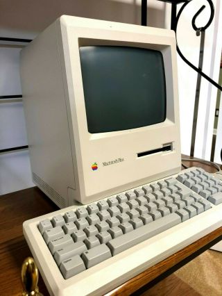 Vintage Apple Macintosh Plus 1mb -,  with keyboard and mouse 3