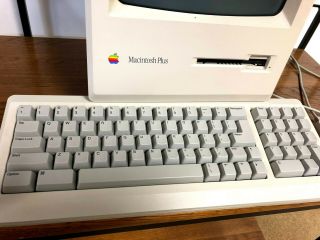 Vintage Apple Macintosh Plus 1mb -,  with keyboard and mouse 4