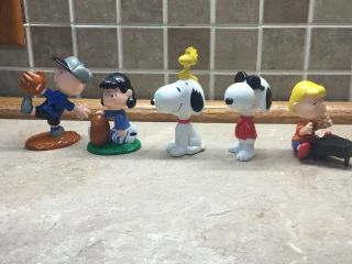 5 Applause Vintage Peanuts Snoopy Lucy Charlie Brown Hard Rubber Figures 3 - 4”