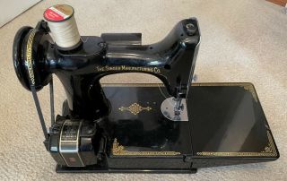 Vintage Singer Featherweight Portable Electric Sewing Machine 221 - 1 With Case