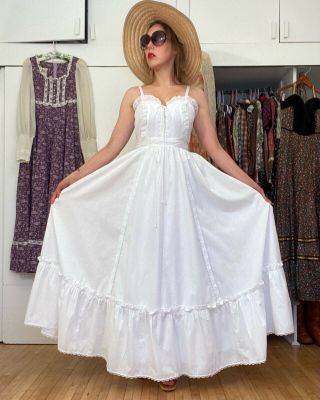 Vintage Gunne Sax Dress Size 11 Bright White Ruffed Eyelet Full Skirt Wedding S