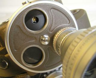 VINTAGE BELL & HOWELL 70 - DR 16mm MOVIE CAMERA - 1 