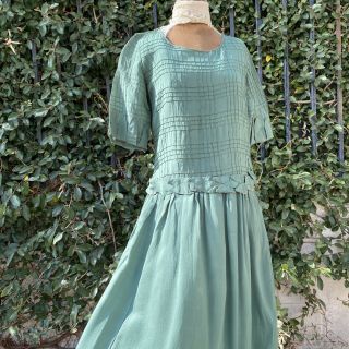 Antique 1920s 1930s Green Silk Poison Ivy Dress Leaves Appliqués Vintage