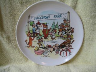 Vintage Hanna Barbera Characters Yogi Bear Jellystone Park 8 " Melmac Plate