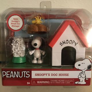 Figure Set Peanuts Snoopy Dog House Woodstock Nest Pile Of Bones Toy See Picture