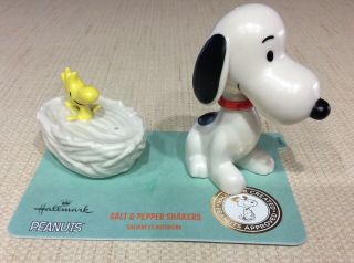 Snoopy Woodstock Peanuts Salt And Pepper Shaker Set White Yellow Bird Nest