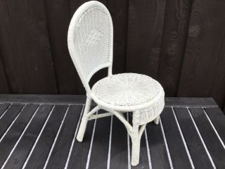 Vintage White Wicker Rattan Table Set 2 Chairs Child Size Play Tea Party age 2 - 5 3