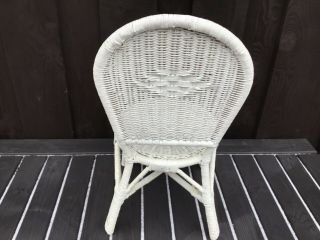 Vintage White Wicker Rattan Table Set 2 Chairs Child Size Play Tea Party age 2 - 5 4